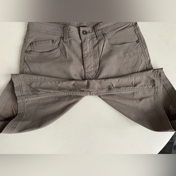 prAna Breathe Shorts Size Flat Front 32W x 11L Mud (Olive / Brown) RN124977 - Picture 4 of 16